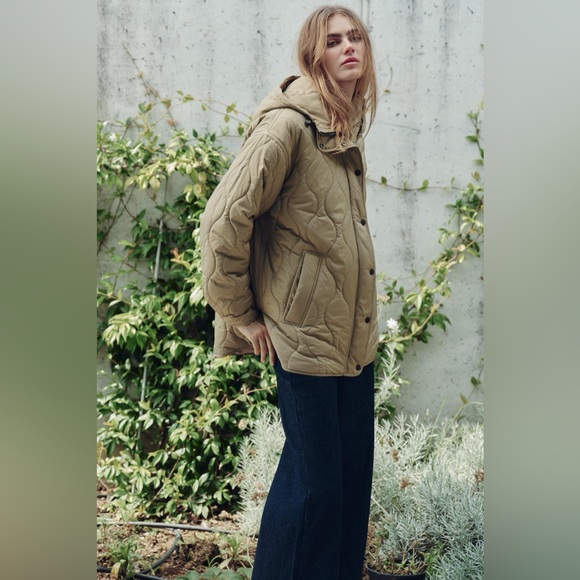 Hooded quilted jacket - Picture 3 of 4